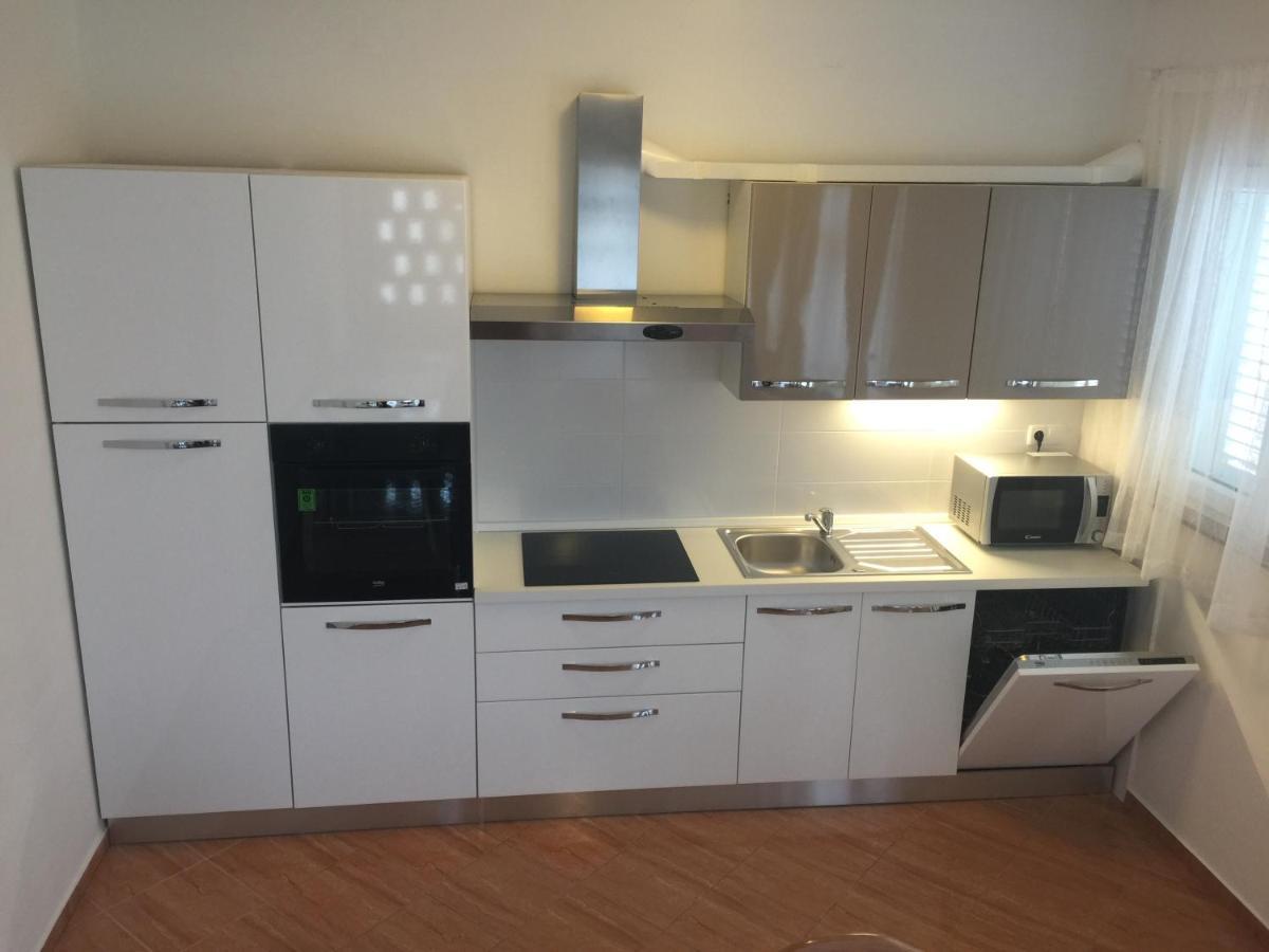 לופאר Apartments Piculjan מראה חיצוני תמונה