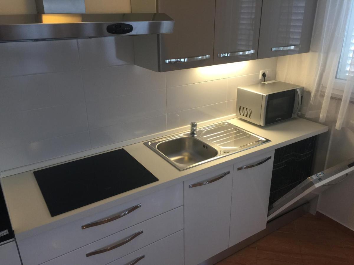לופאר Apartments Piculjan מראה חיצוני תמונה