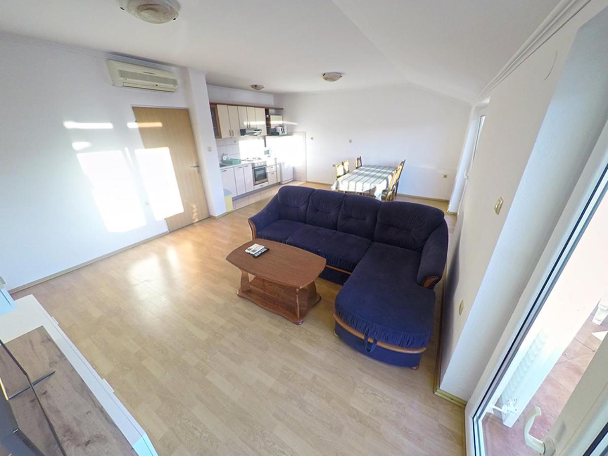 לופאר Apartments Piculjan מראה חיצוני תמונה