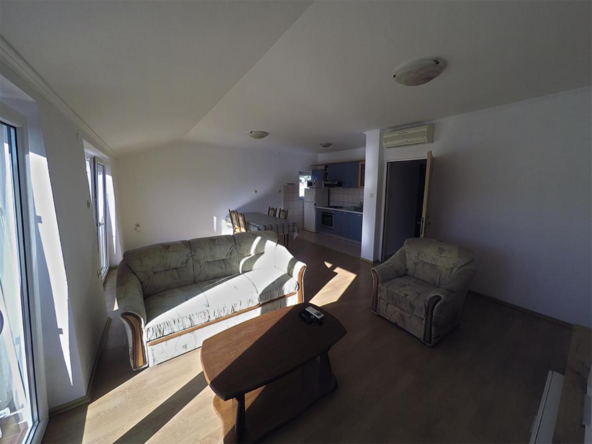 לופאר Apartments Piculjan מראה חיצוני תמונה