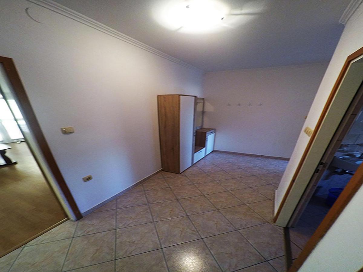 לופאר Apartments Piculjan מראה חיצוני תמונה