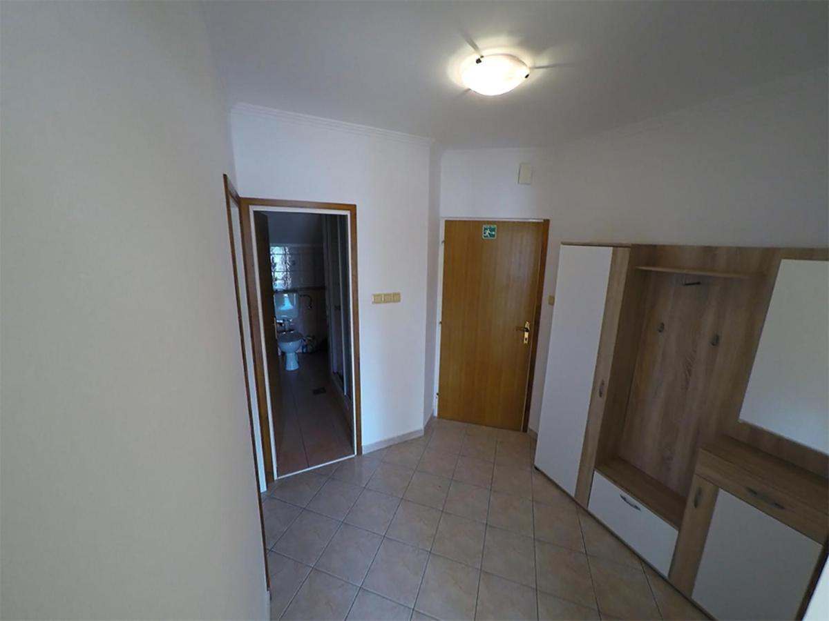 לופאר Apartments Piculjan מראה חיצוני תמונה