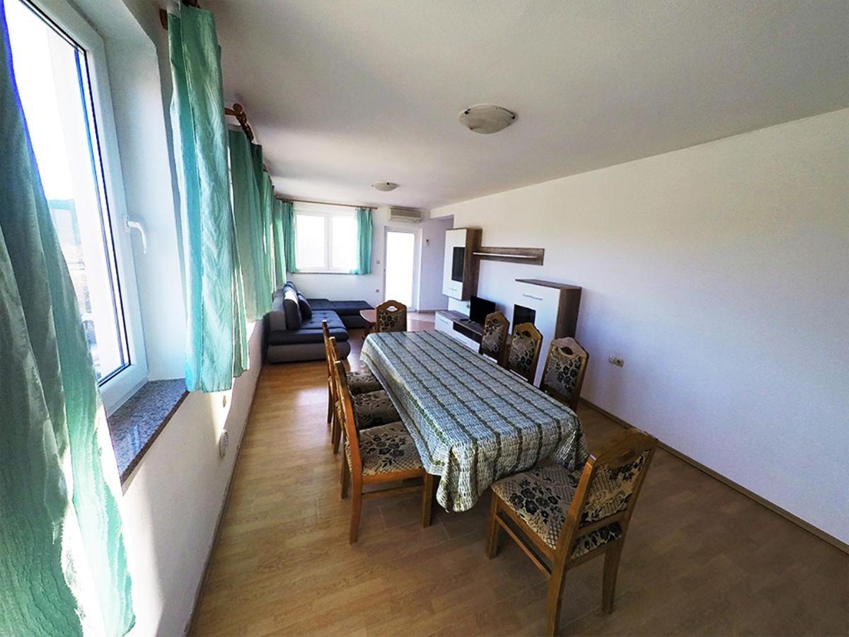 לופאר Apartments Piculjan מראה חיצוני תמונה