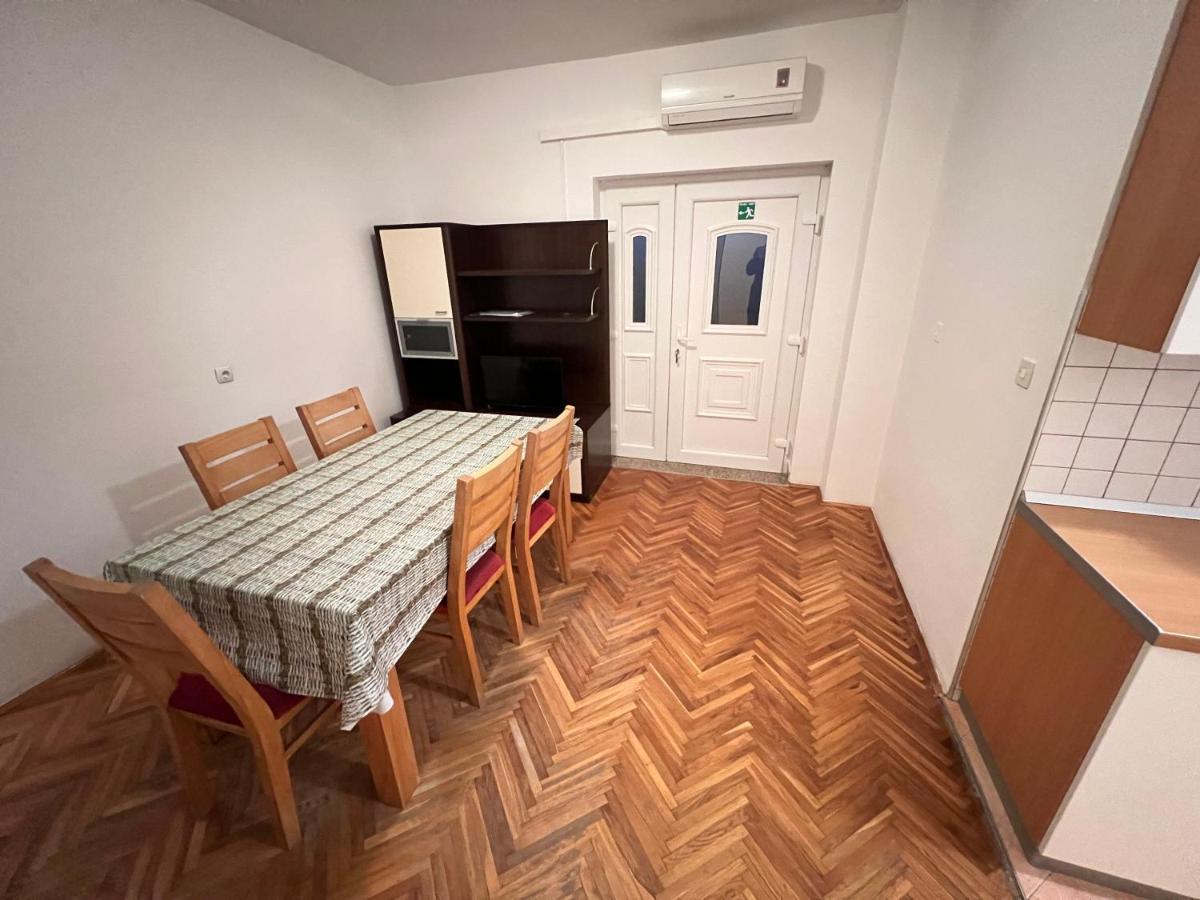 לופאר Apartments Piculjan מראה חיצוני תמונה