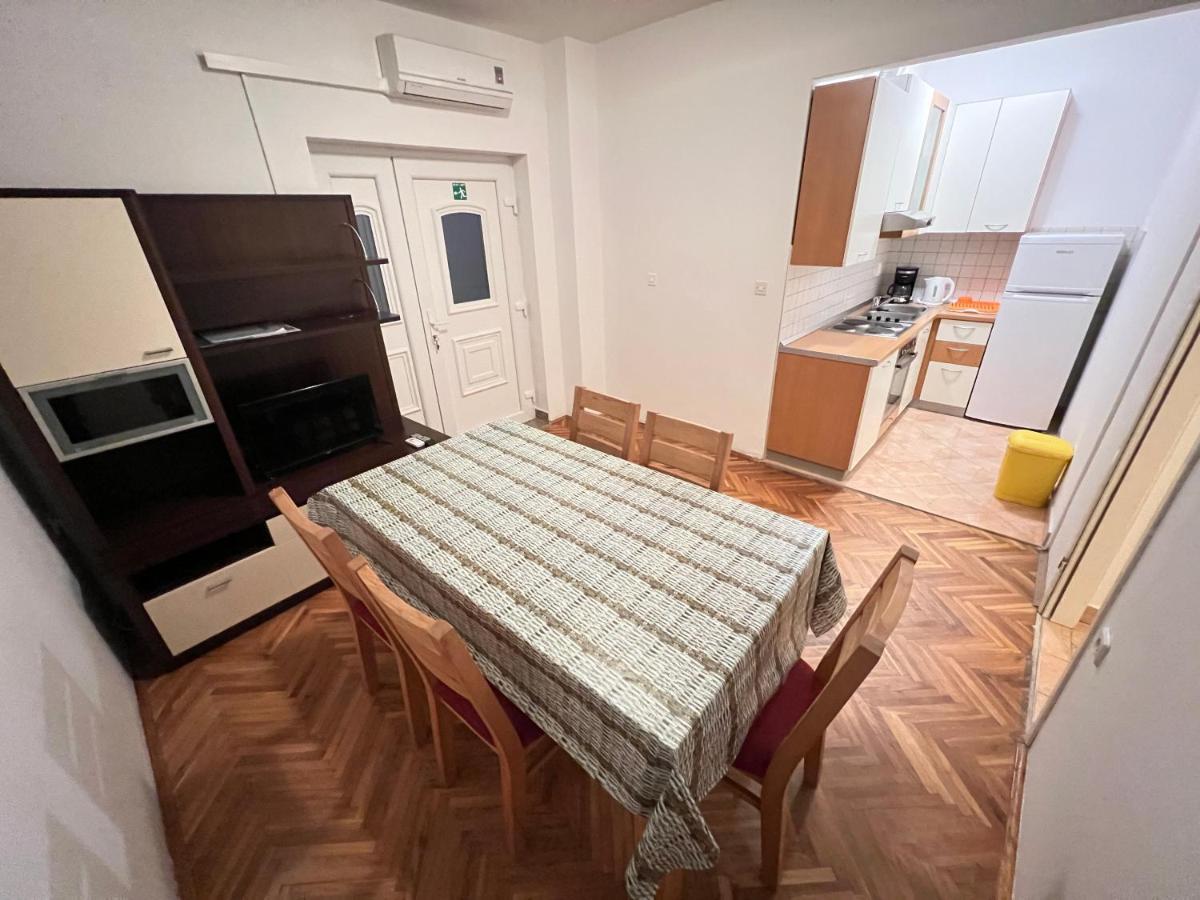 לופאר Apartments Piculjan מראה חיצוני תמונה