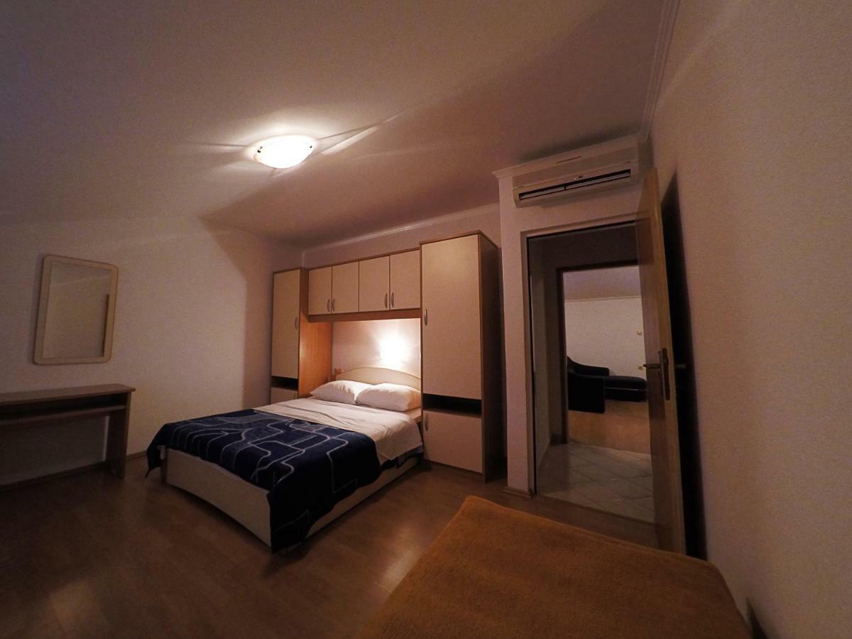 לופאר Apartments Piculjan מראה חיצוני תמונה