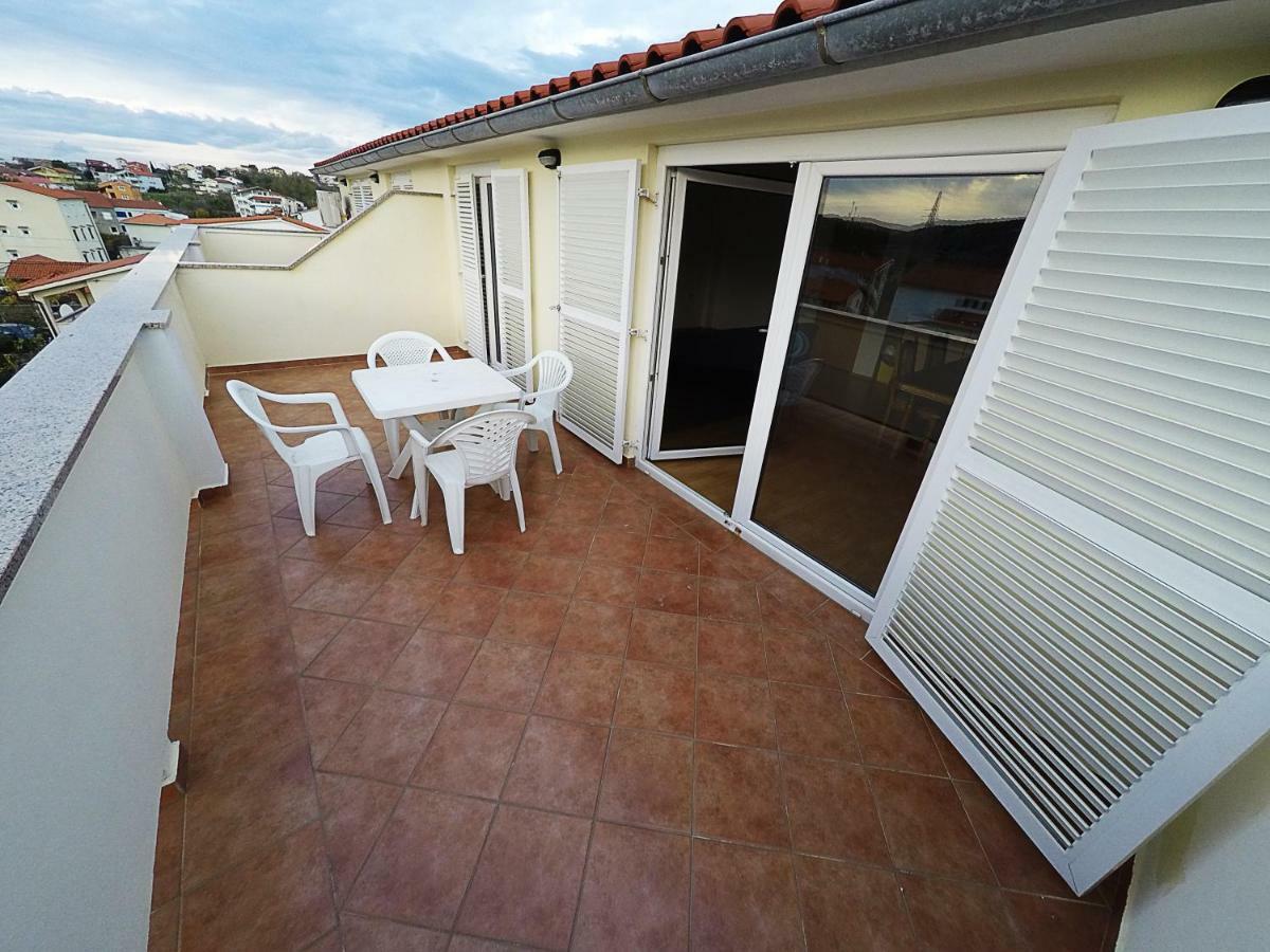 לופאר Apartments Piculjan מראה חיצוני תמונה
