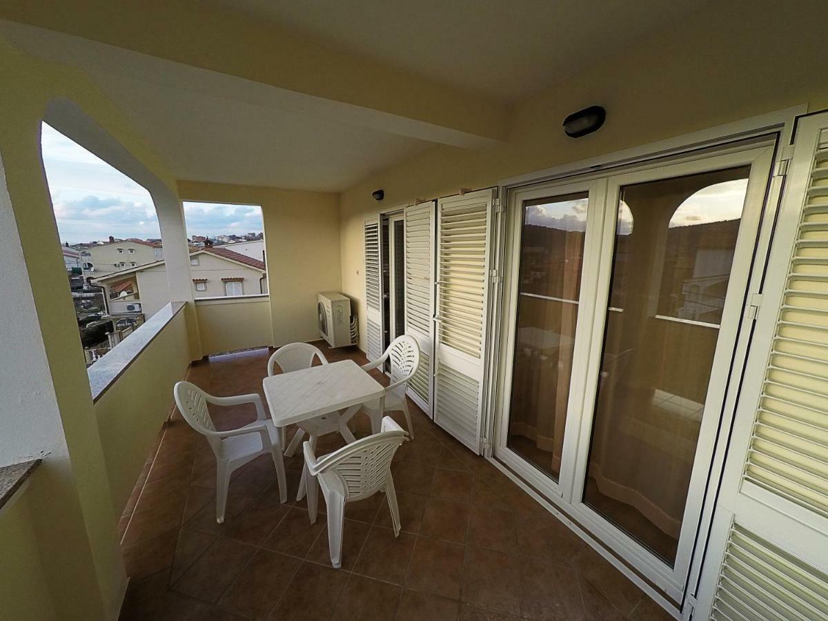 לופאר Apartments Piculjan מראה חיצוני תמונה