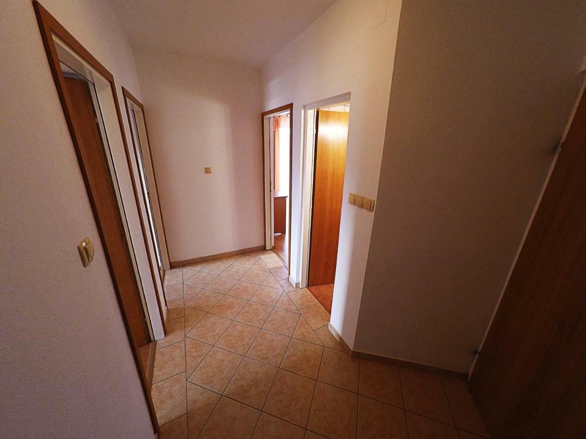 לופאר Apartments Piculjan מראה חיצוני תמונה