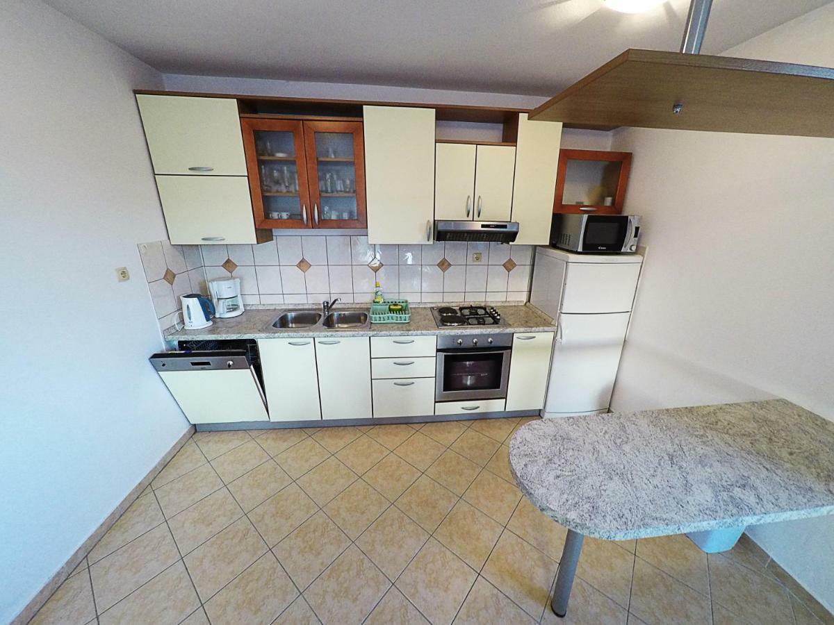 לופאר Apartments Piculjan מראה חיצוני תמונה