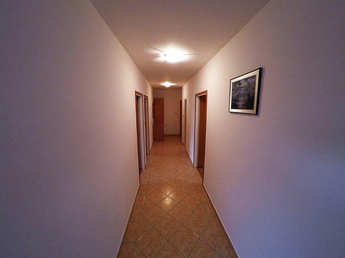 לופאר Apartments Piculjan מראה חיצוני תמונה